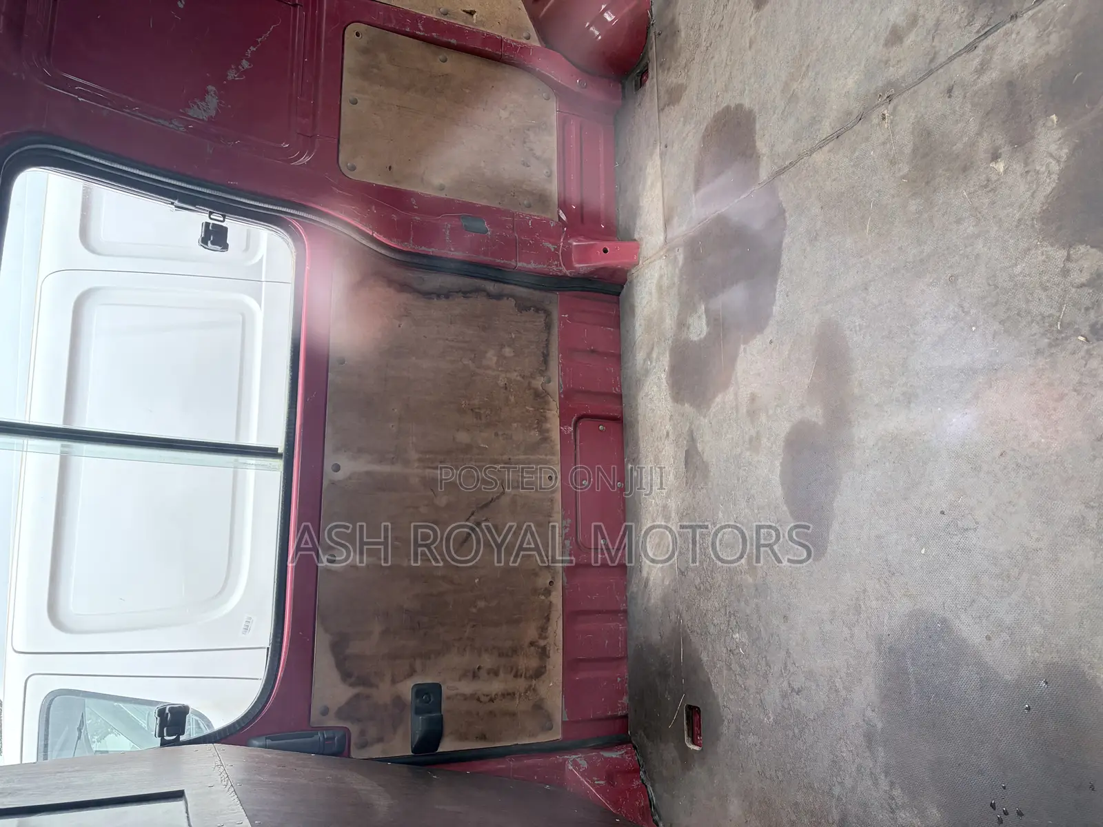 Toyota HiAce 1998 Red