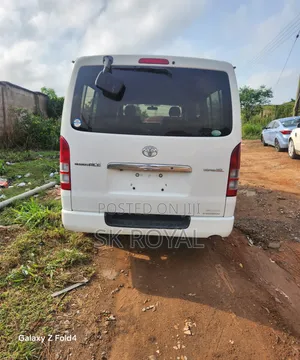 Toyota Grand HiAce 2012 White