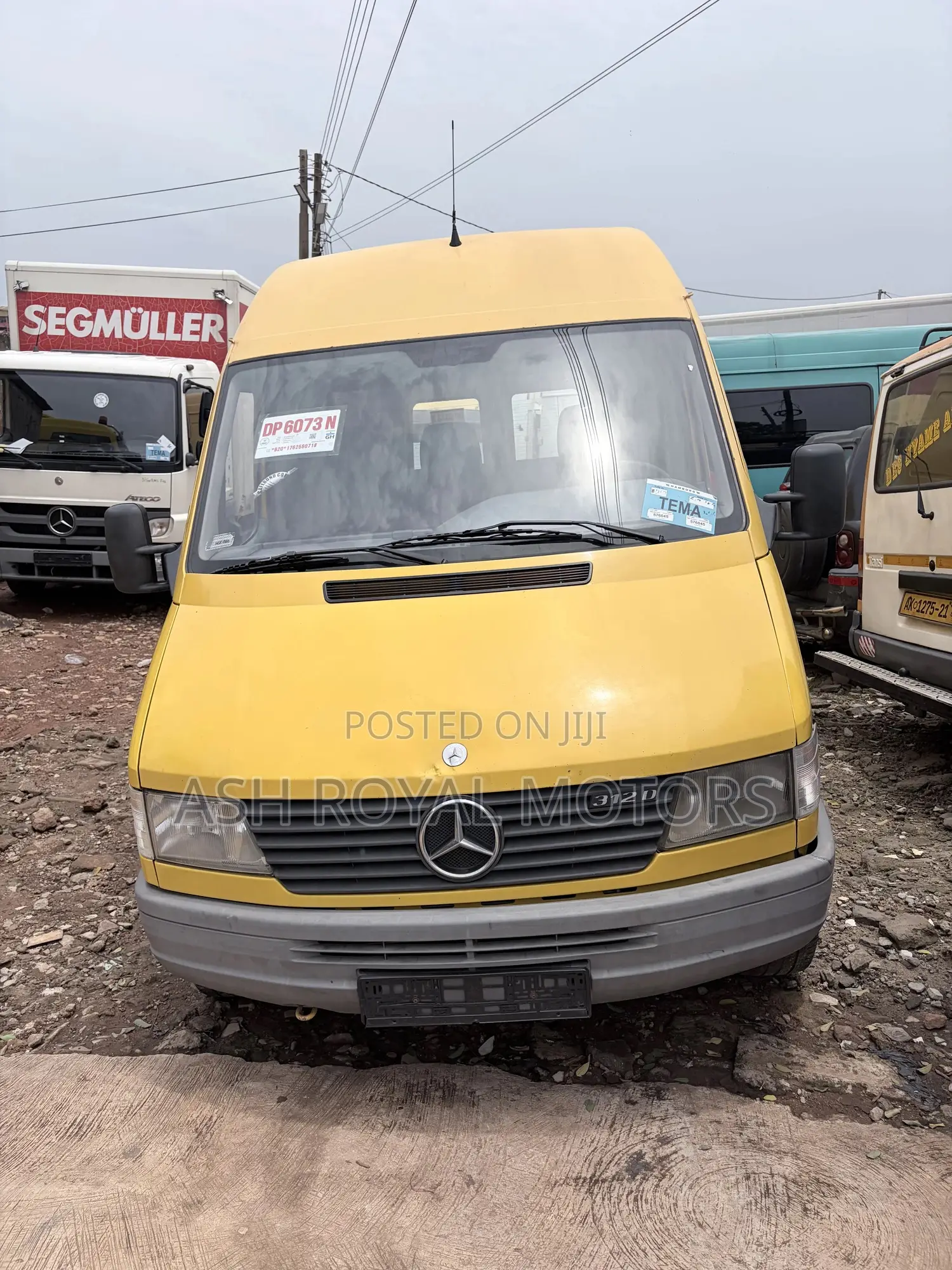 Mercedes-Benz Sprinter 1998 Yellow