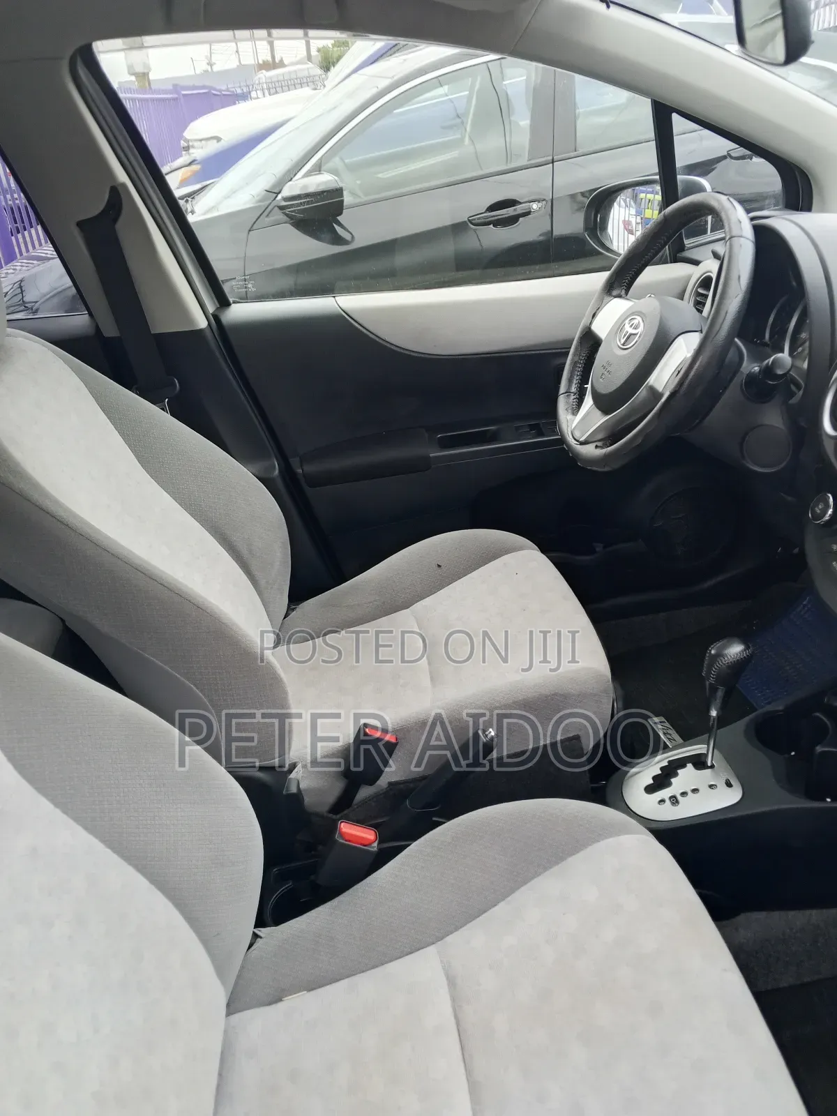 Toyota Vitz 2013 Silver