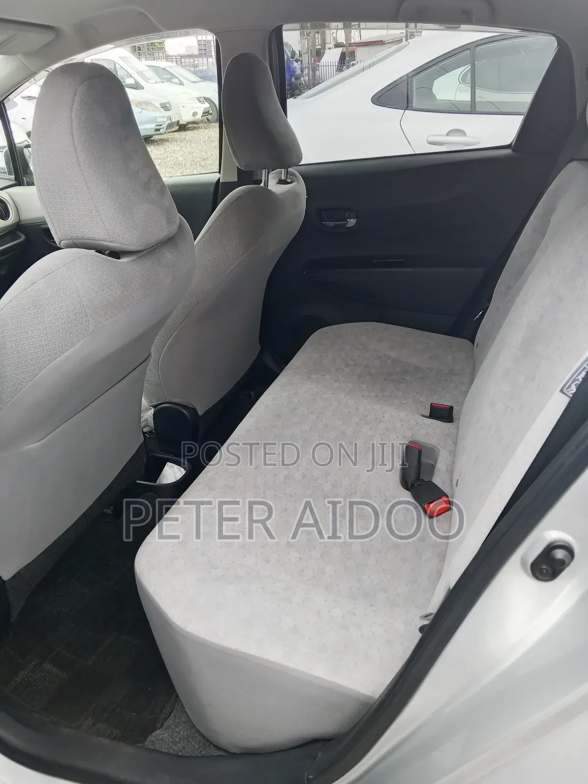 Toyota Vitz 2013 Silver