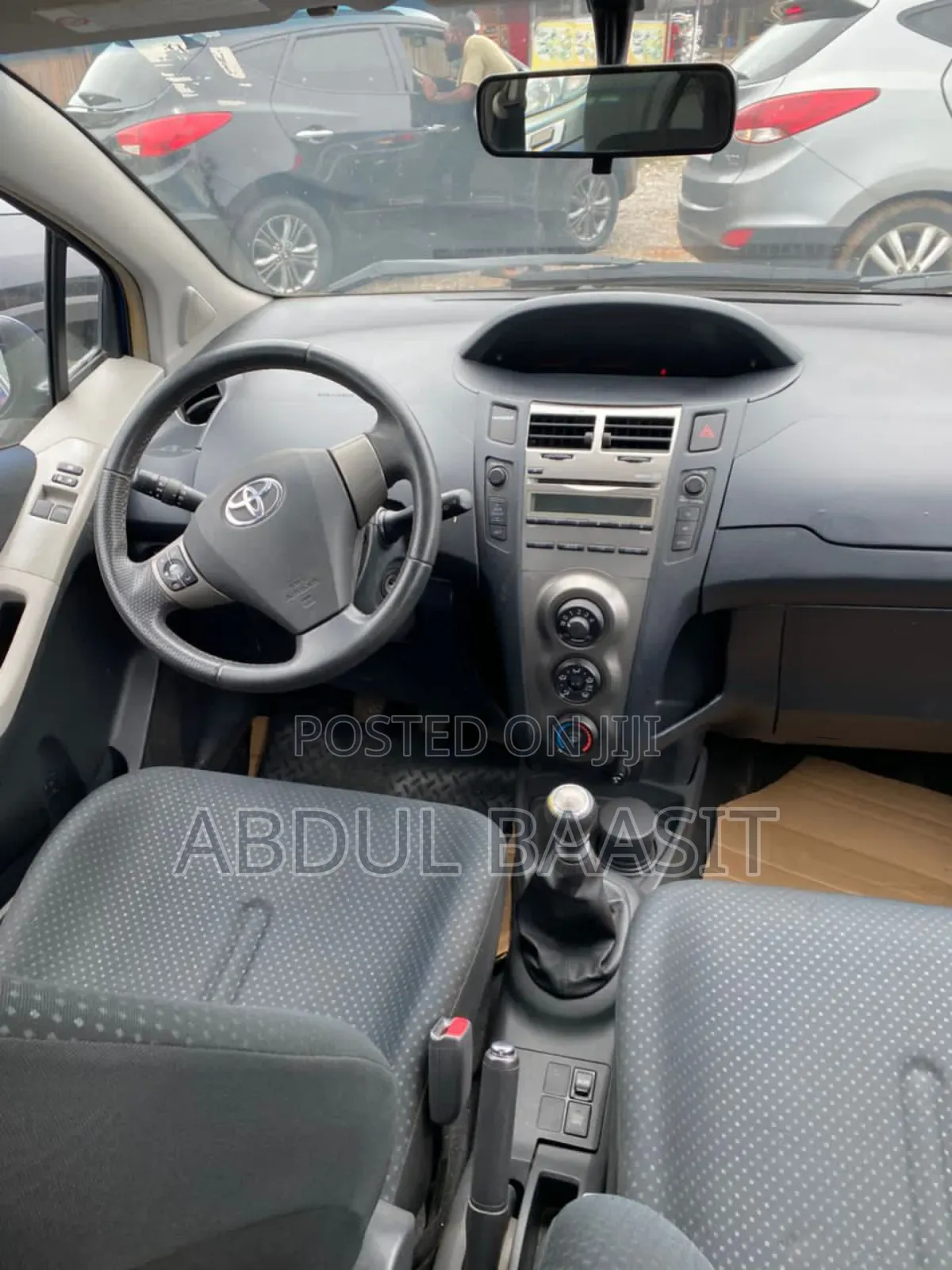 Toyota Yaris Base Hatchback 5dr 2011 Blue
