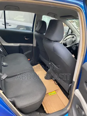 Toyota Yaris Base Hatchback 5dr 2011 Blue