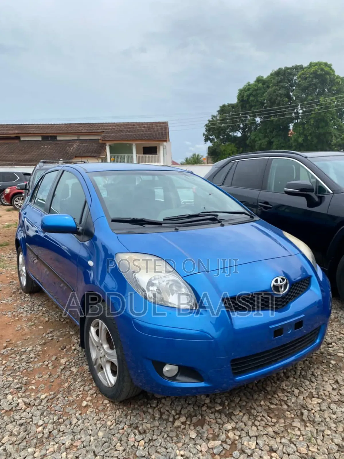 Toyota Yaris Base Hatchback 5dr 2011 Blue