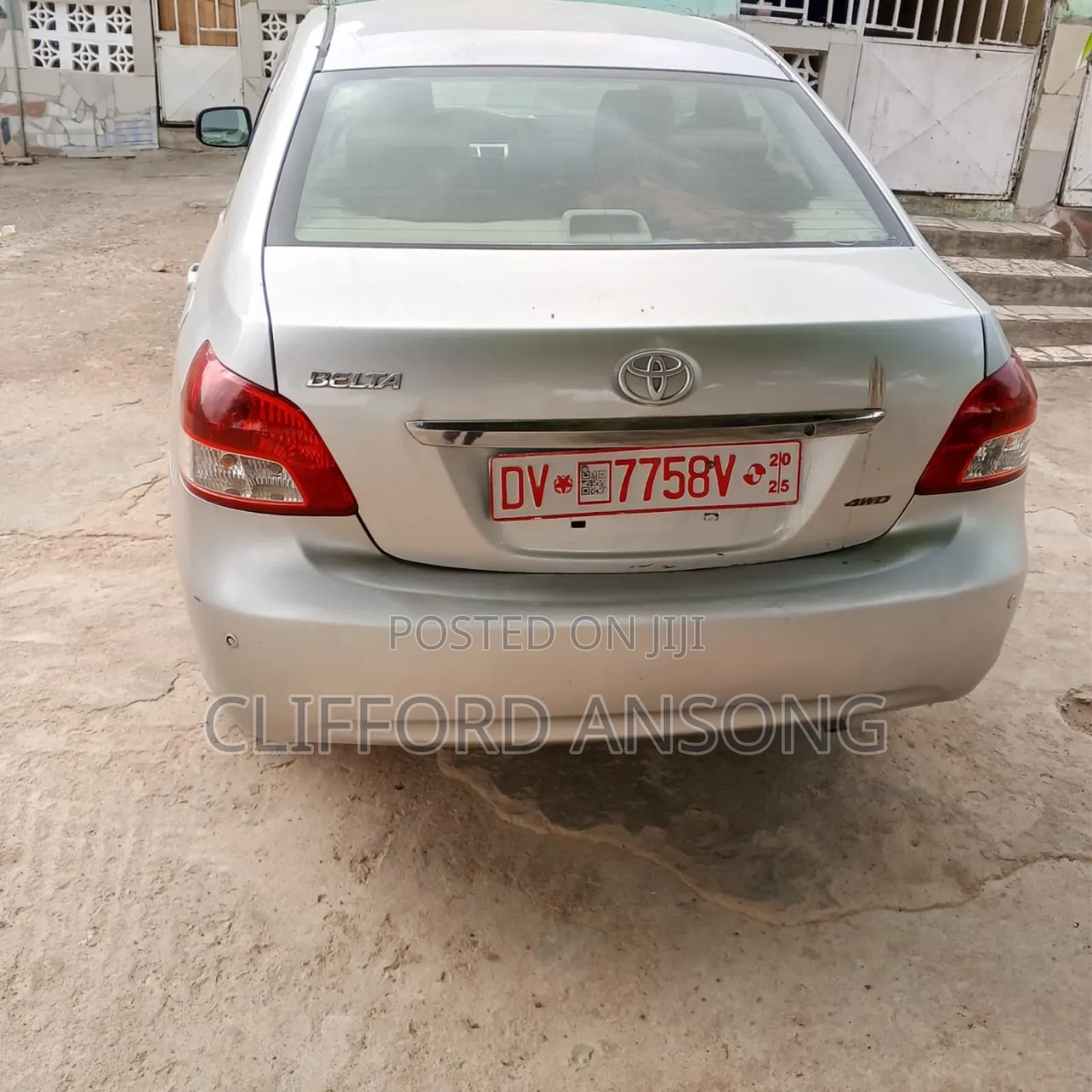 Toyota Belta 2010 Silver