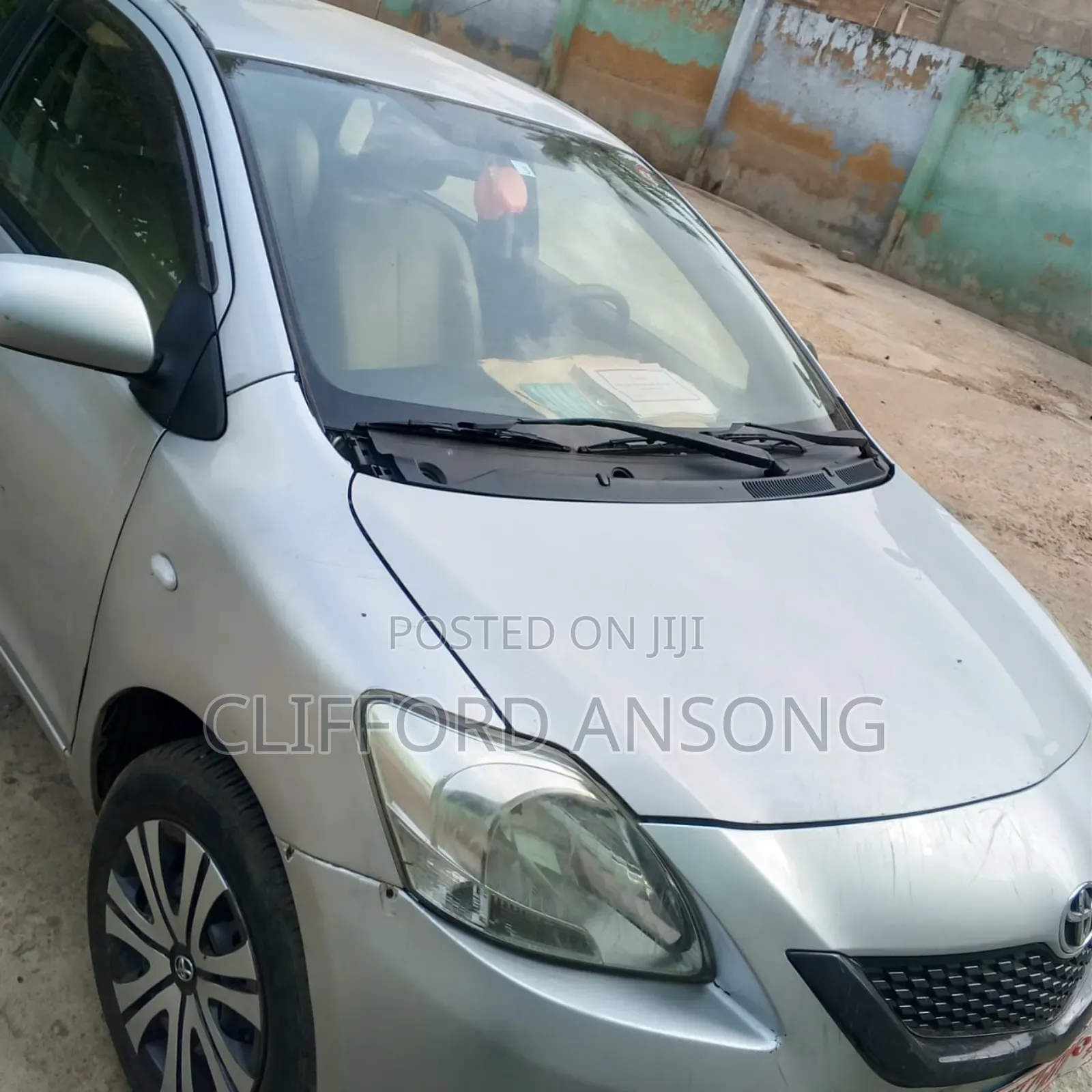 Toyota Belta 2010 Silver