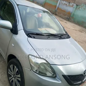 Toyota Belta 2010 Silver