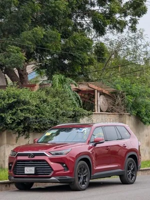 Toyota Highlander Platinum AWD 2024 Burgundy