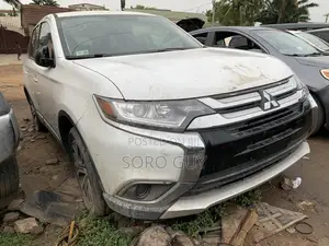 Mitsubishi Outlander 2016 White