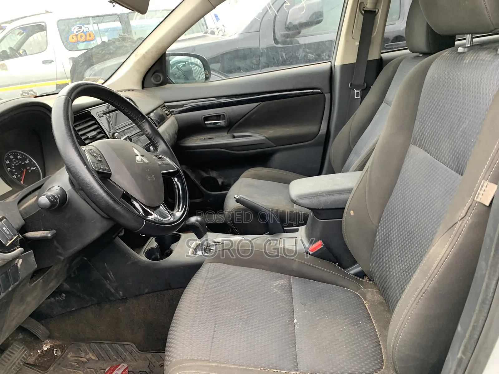Mitsubishi Outlander 2016 White
