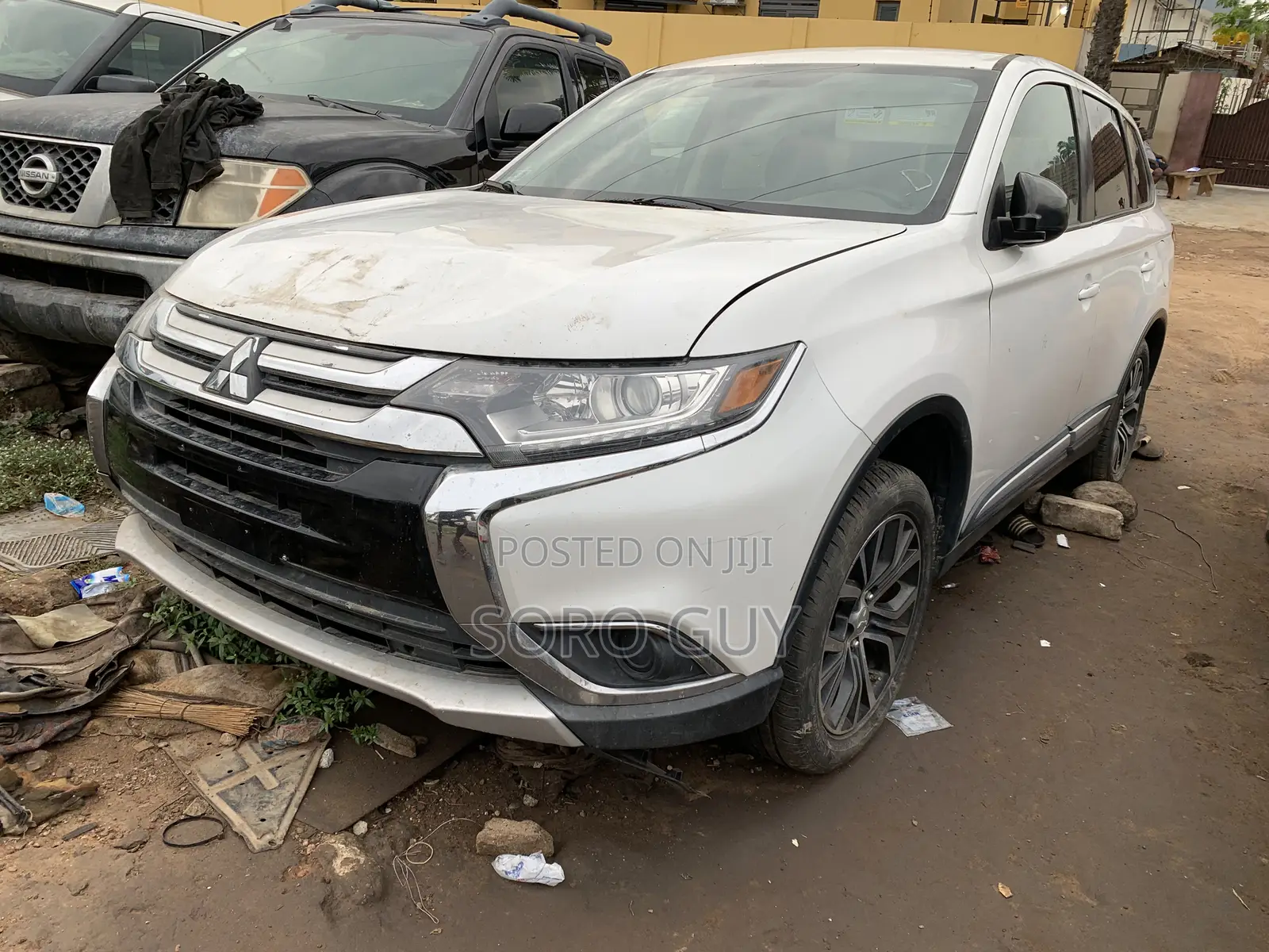 Mitsubishi Outlander 2016 White