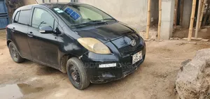 Toyota Vitz 1.3 AWD 5dr 2010 Black