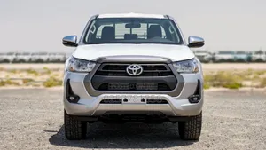 New Toyota Hilux 2025 Silver