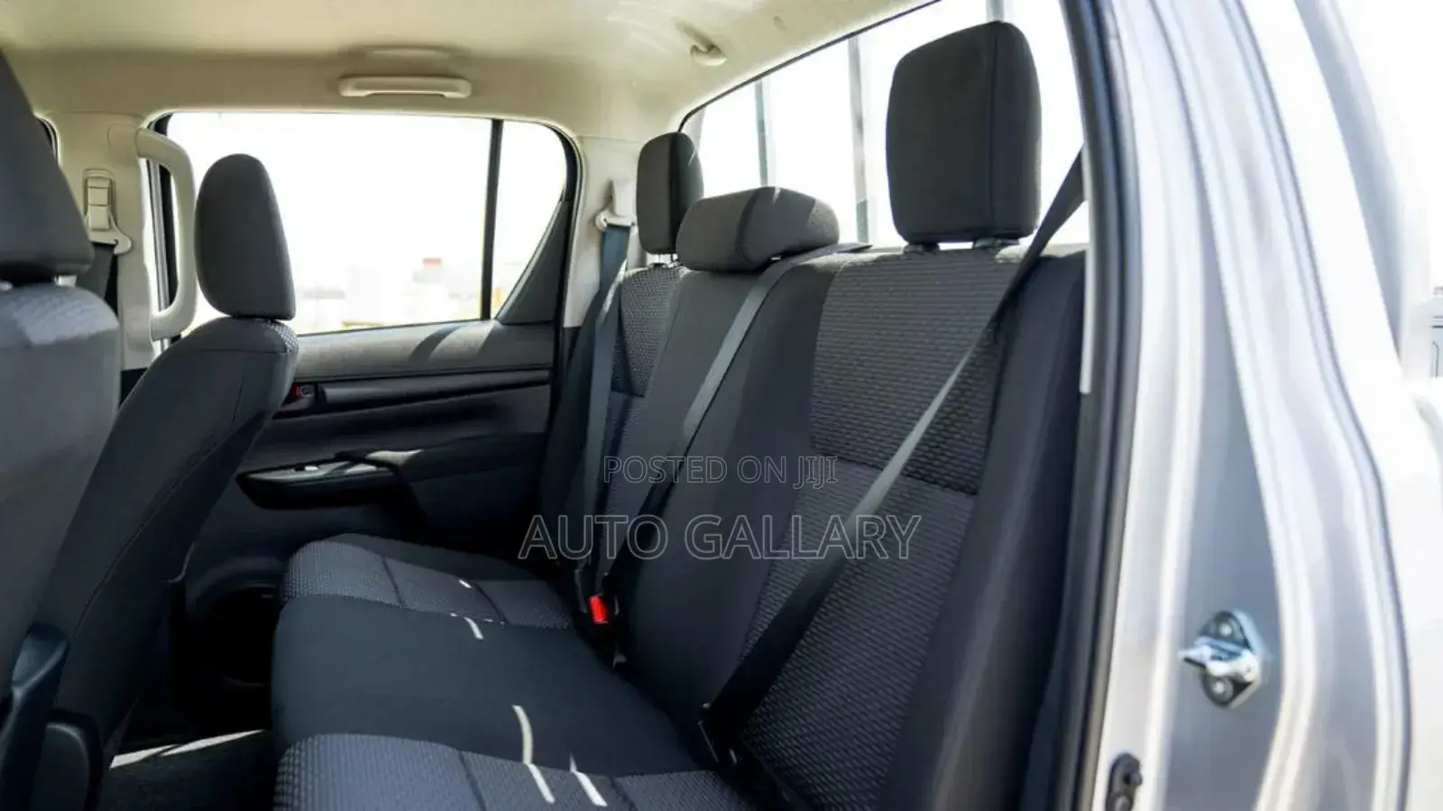 New Toyota Hilux 2025 Silver