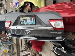 Toyota Corolla 2009 2010 2011 2012 2013 Boot Complete
