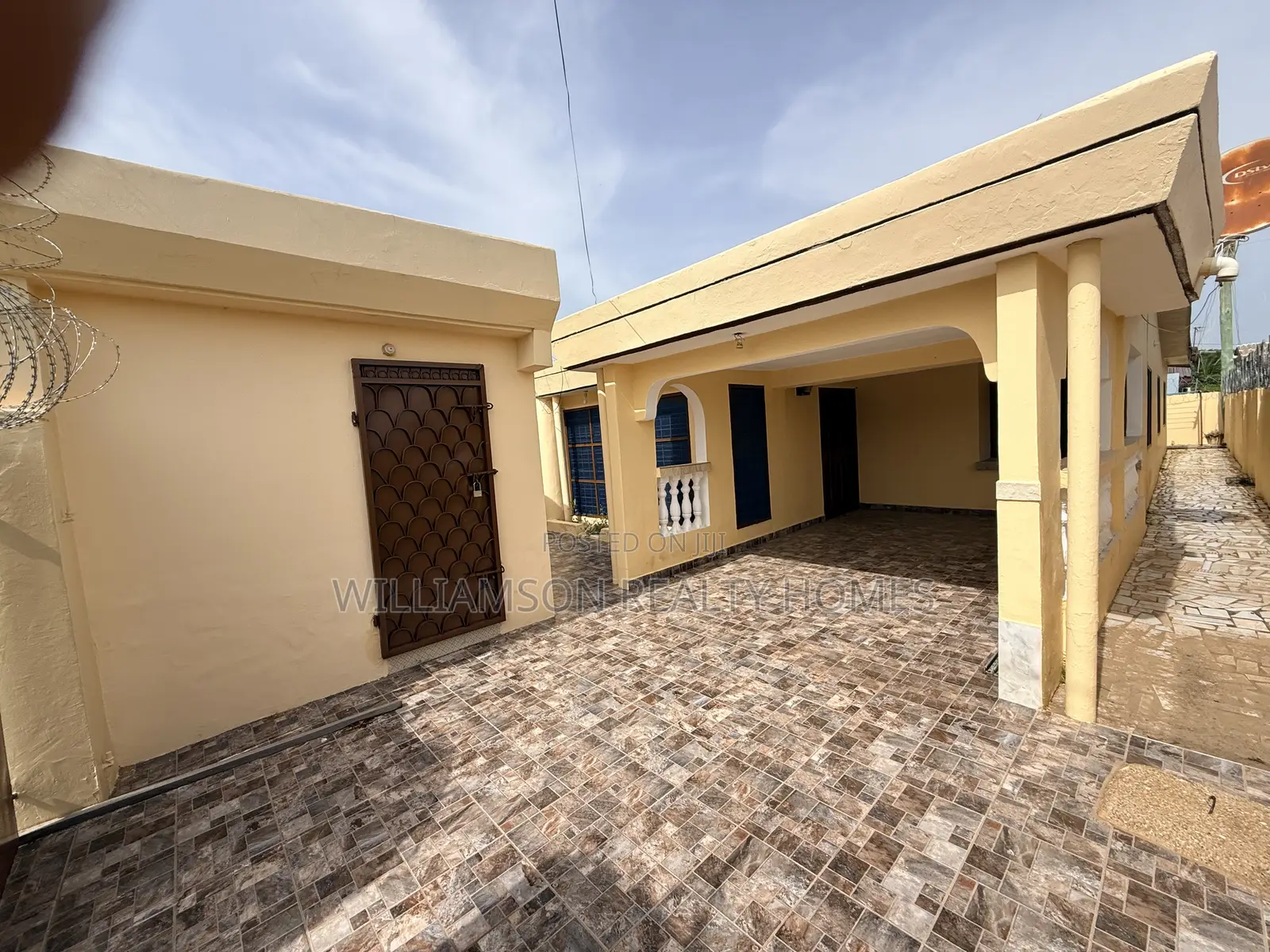 3bdrm House in Community 20 Estate, Spintex for rent