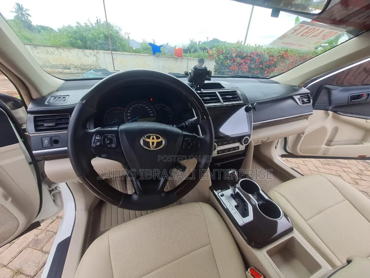 Toyota Camry LE 4dr Sedan (2.5L 4cyl 6A) 2017 White
