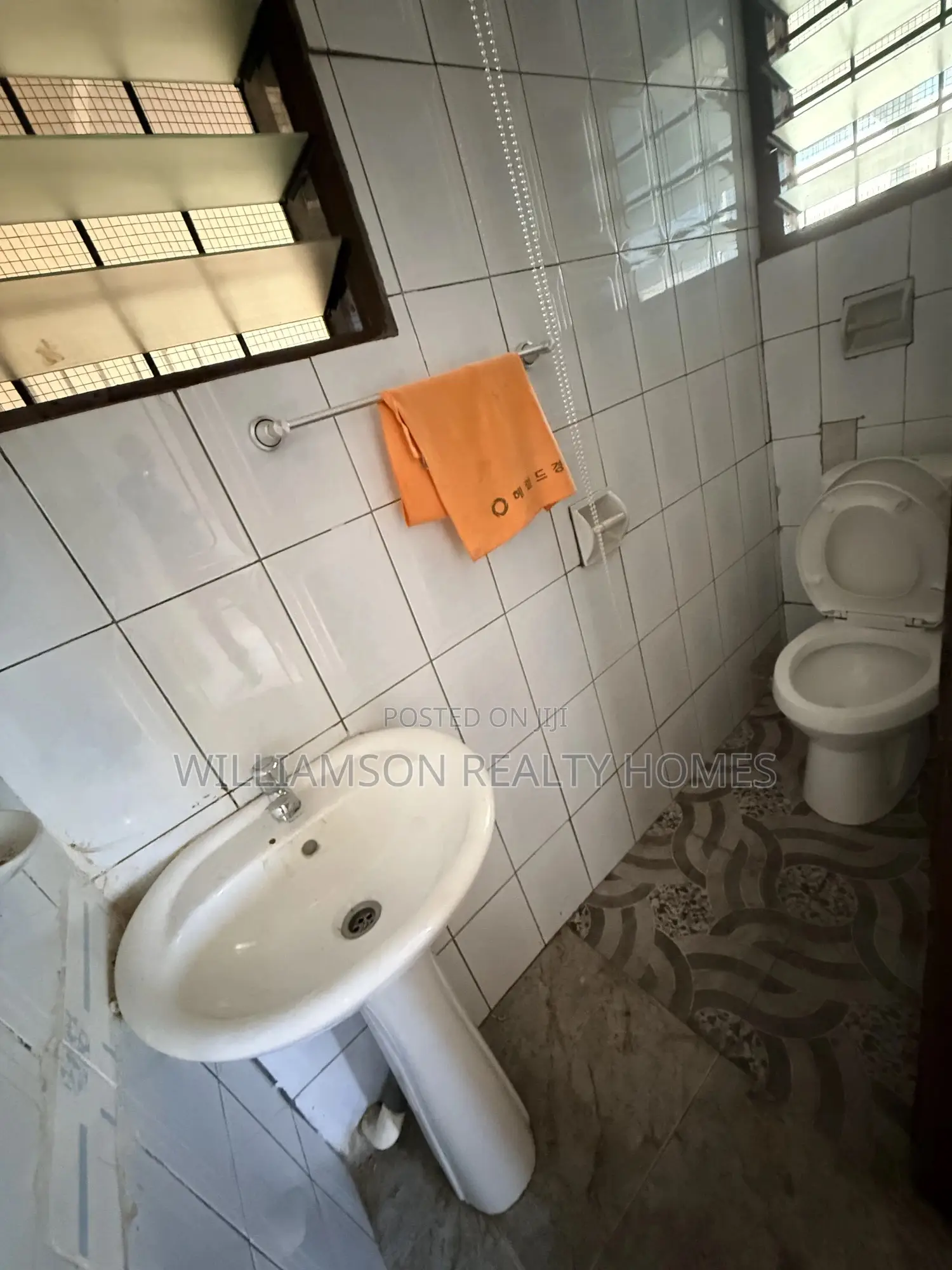 3bdrm House in Community 20 Estate, Spintex for rent