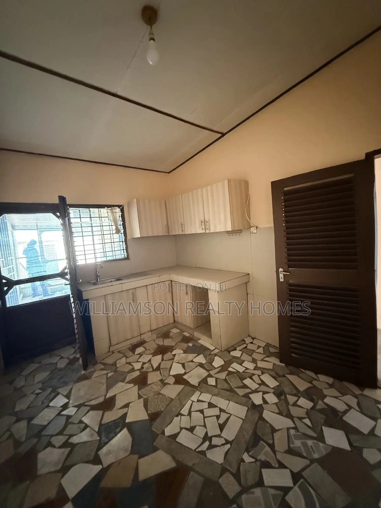 3bdrm House in Community 20 Estate, Spintex for rent