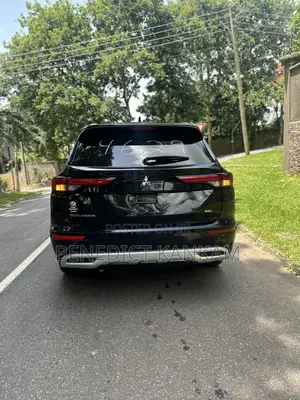 Mitsubishi Outlander SEL 2023 Black