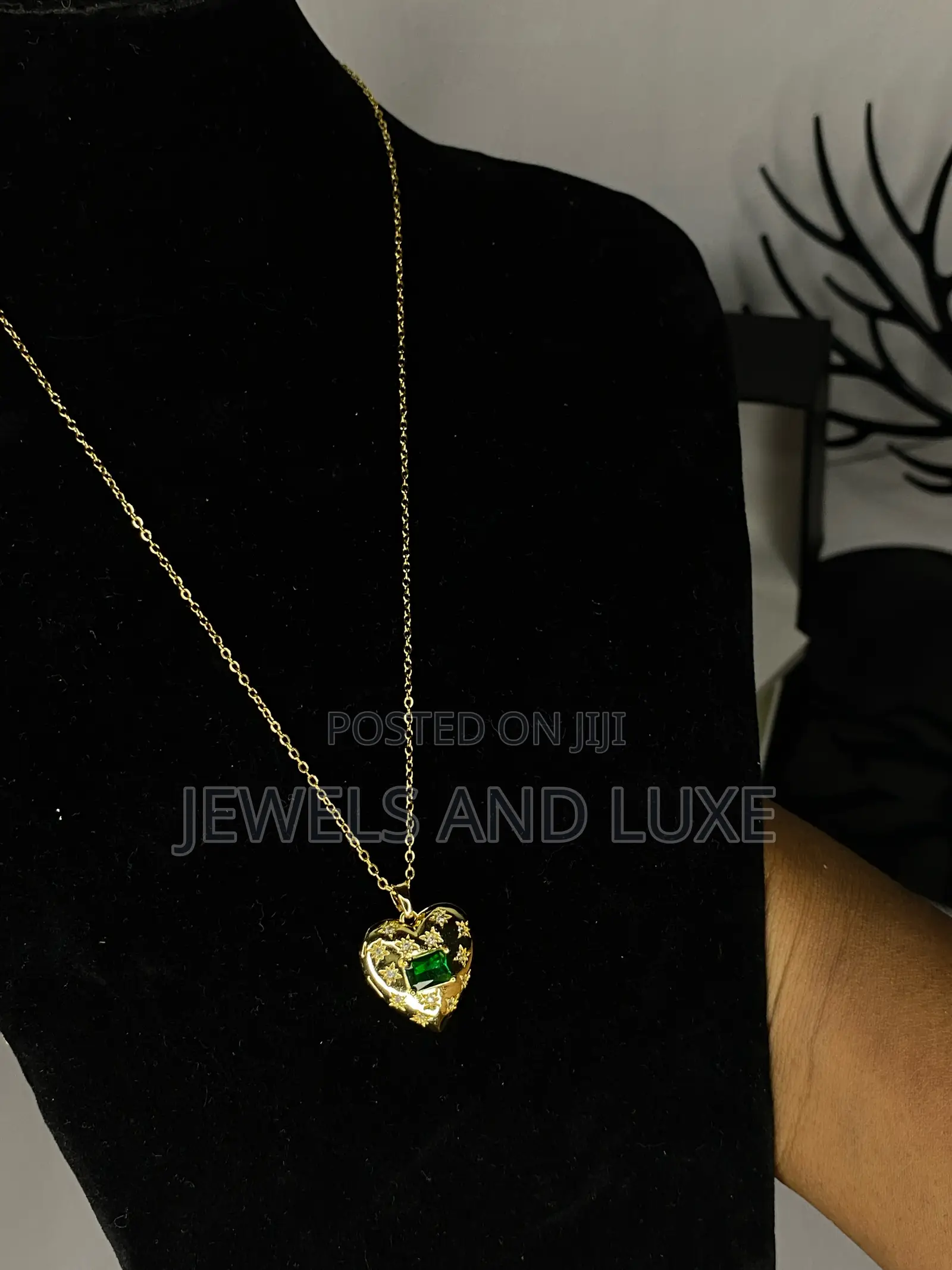 Single Pretty Necklace