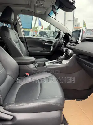 Toyota RAV4 XLE Premium AWD 2020 Red