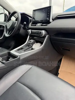 Toyota RAV4 XLE Premium AWD 2020 Red