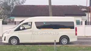 Toyota HiAce 2021 White