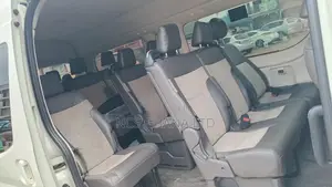 Toyota HiAce 2021 White