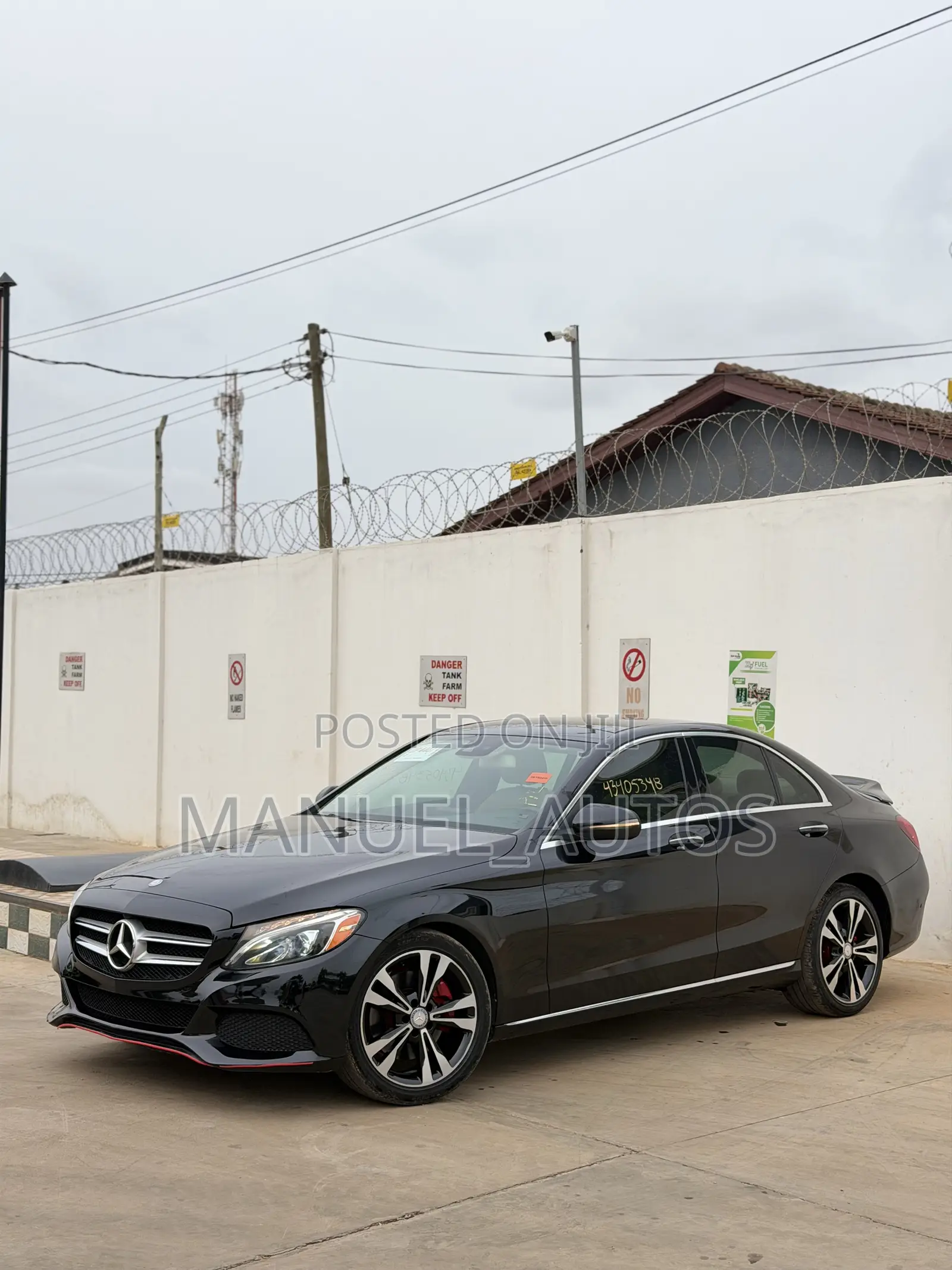 Mercedes-Benz C300 Luxury Sedan RWD (2.0L 4cyl 7A) 2017 Black