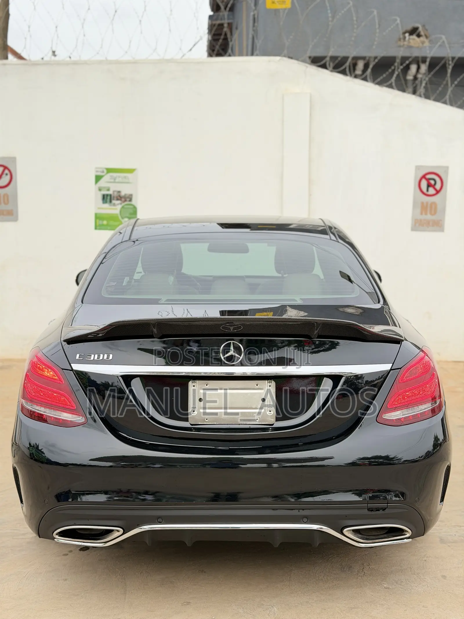 Mercedes-Benz C300 Luxury Sedan RWD (2.0L 4cyl 7A) 2017 Black
