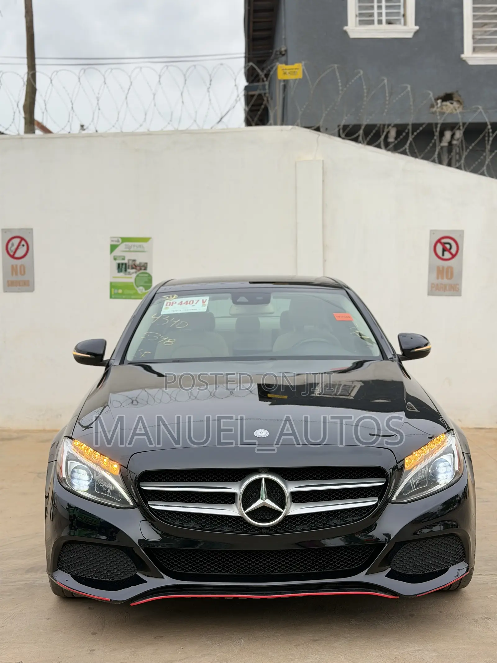 Mercedes-Benz C300 Luxury Sedan RWD (2.0L 4cyl 7A) 2017 Black