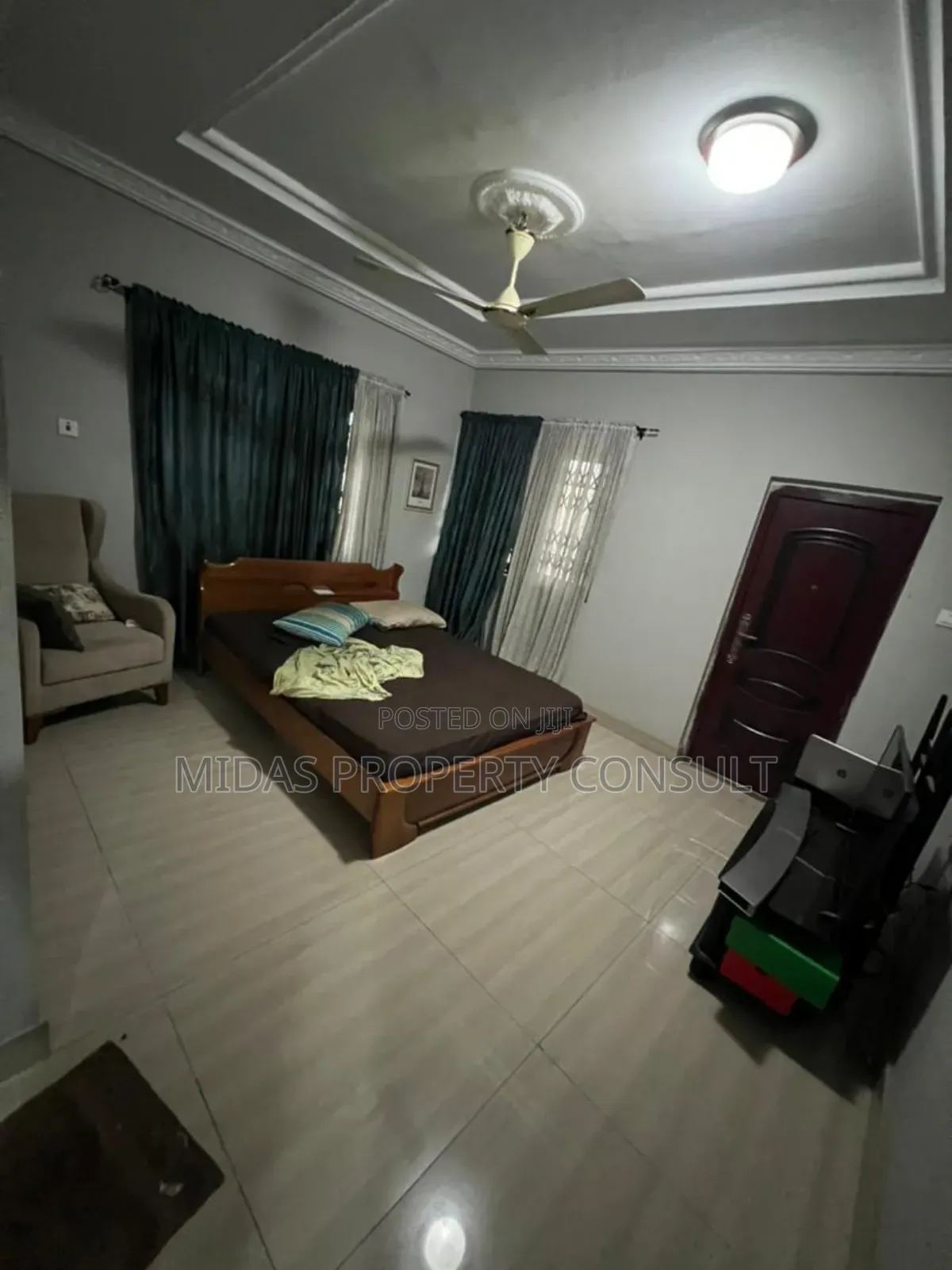 5bdrm House in Scc Dvla Road, Weija Junction for sale