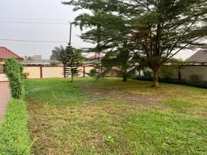 5bdrm House in Scc Dvla Road, Weija Junction for sale