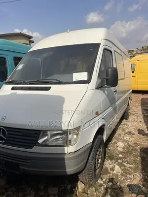 Mercedes-Benz Sprinter 2000 White
