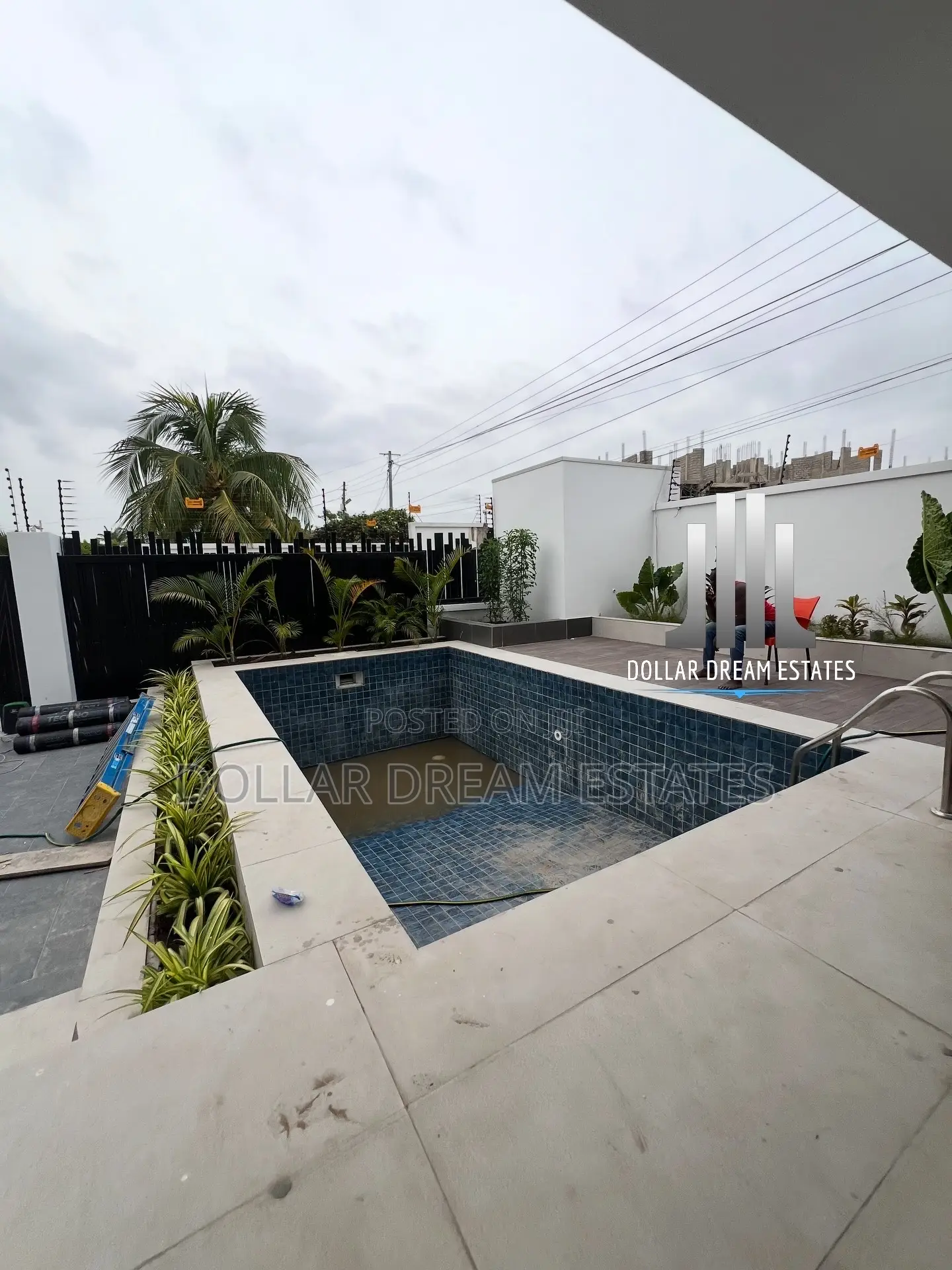 6bdrm House in East Legon for sale