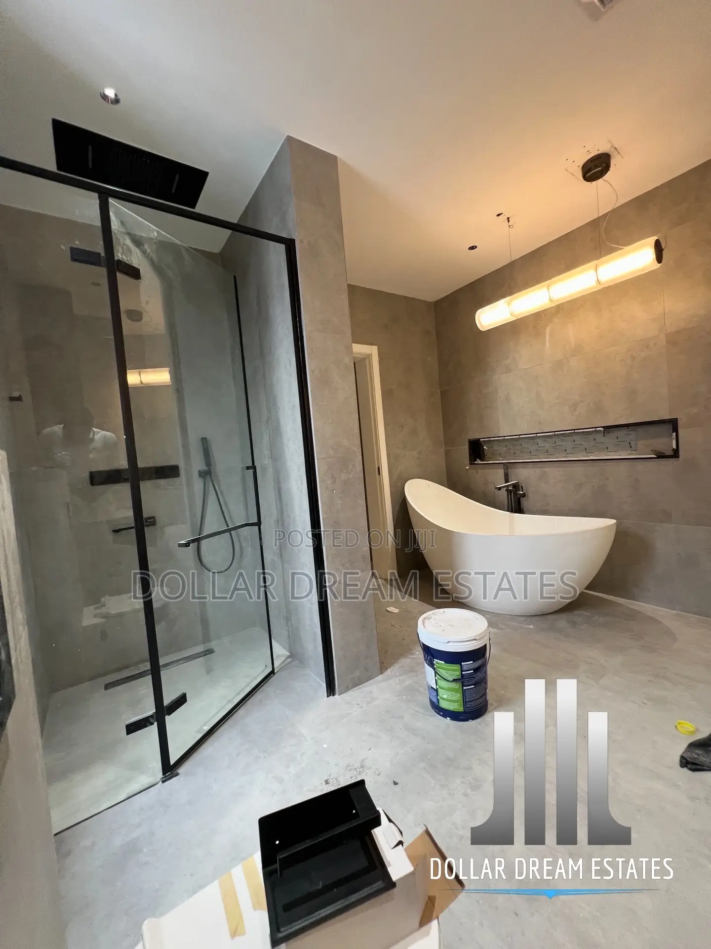6bdrm House in East Legon for sale