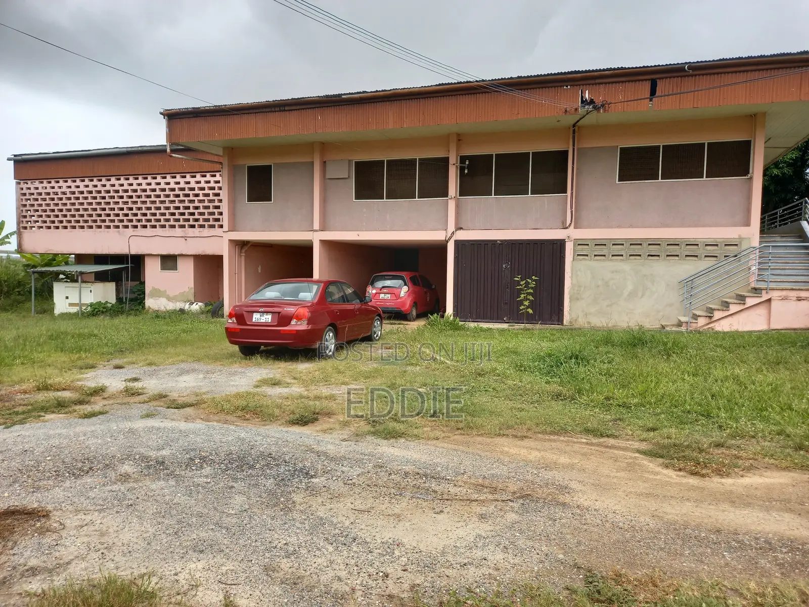 Commercial Property at Airport Ridge, Minutes From Airport