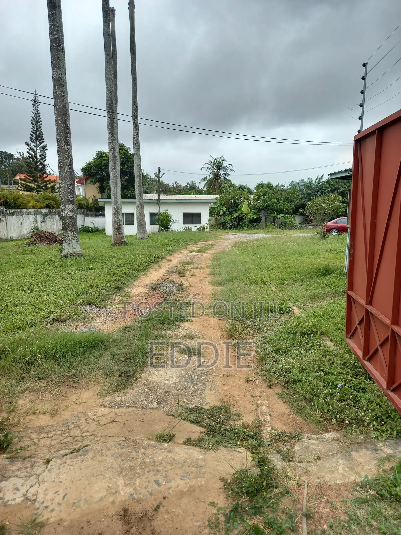 Commercial Property at Airport Ridge, Minutes From Airport