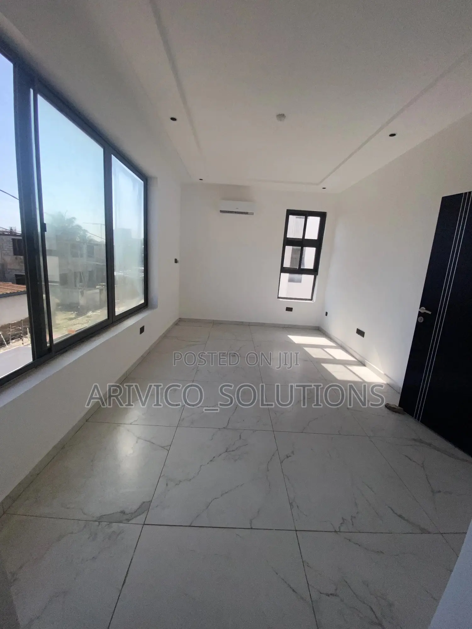 5bdrm House in Roman Ridge, Accra Metropolitan for sale