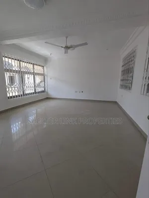 4bdrm Apartment in Roundabout for rent
