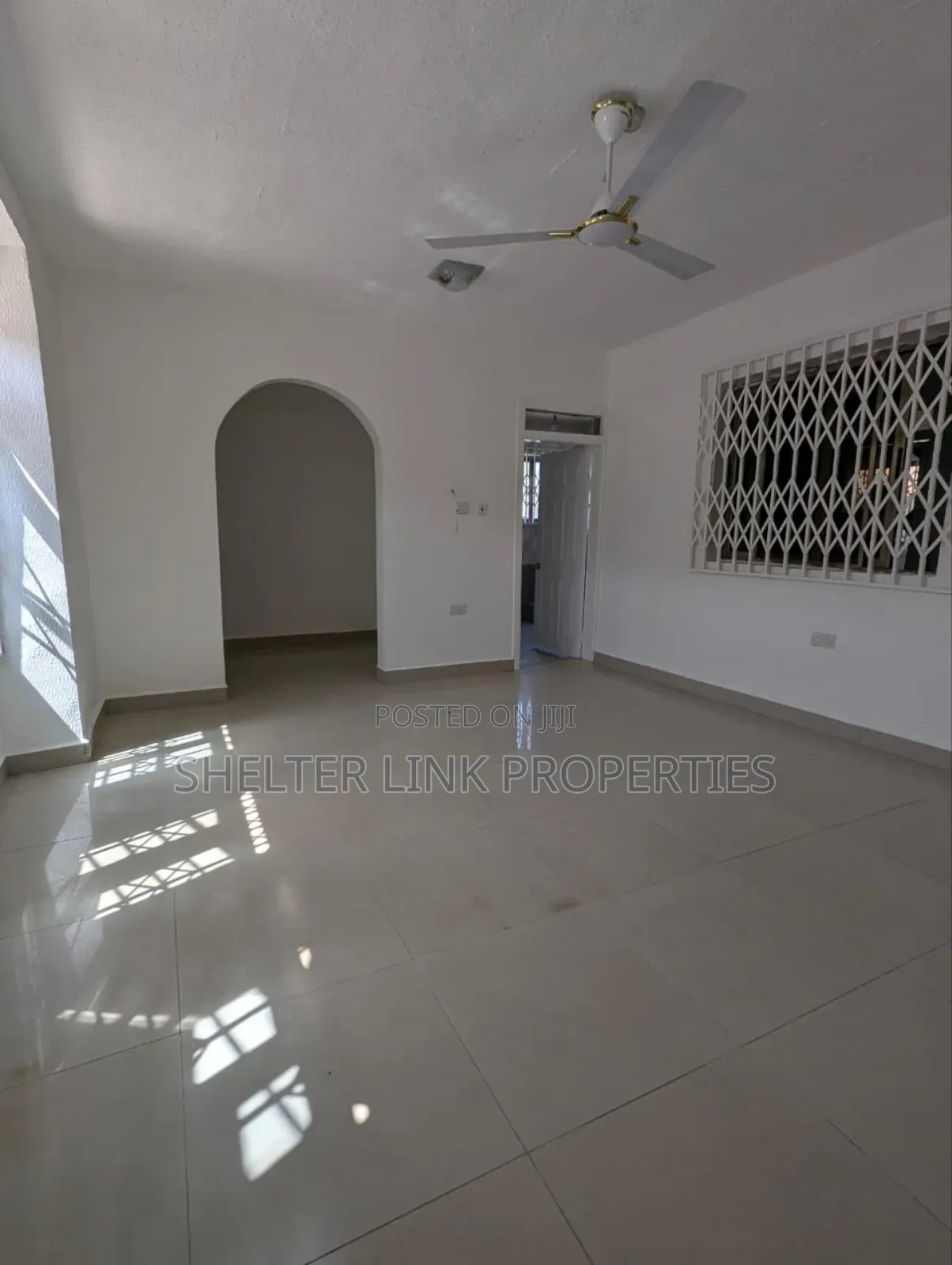 4bdrm Apartment in Roundabout for rent