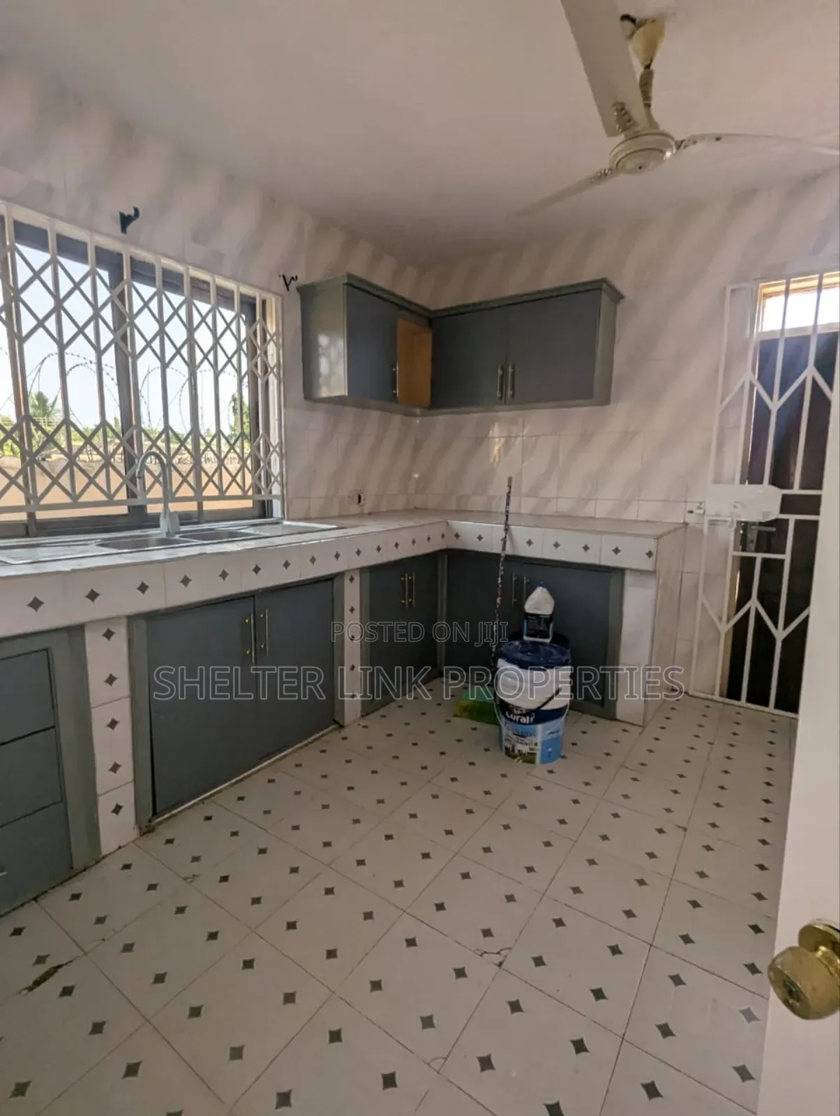 4bdrm Apartment in Roundabout for rent