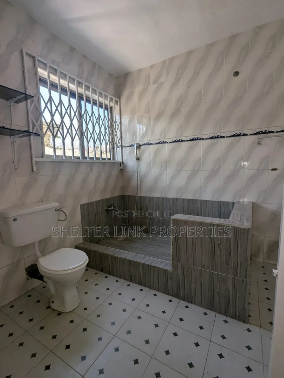 4bdrm Apartment in Roundabout for rent