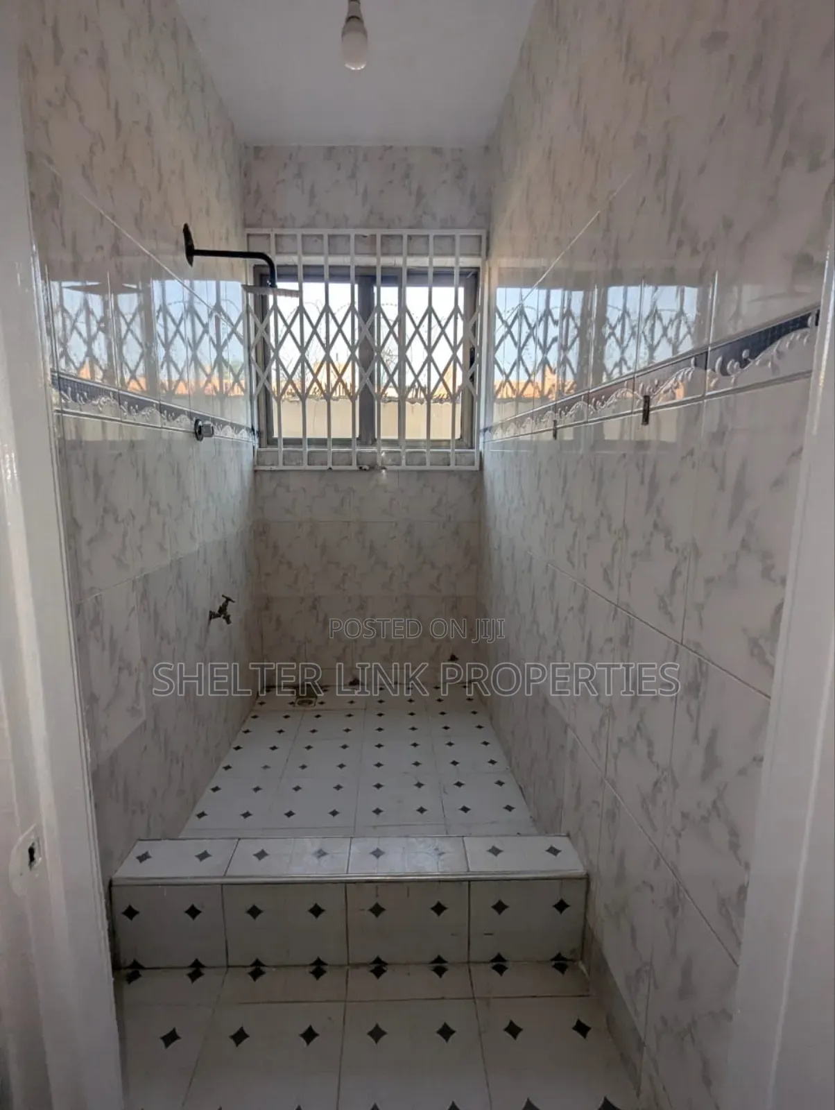 4bdrm Apartment in Roundabout for rent