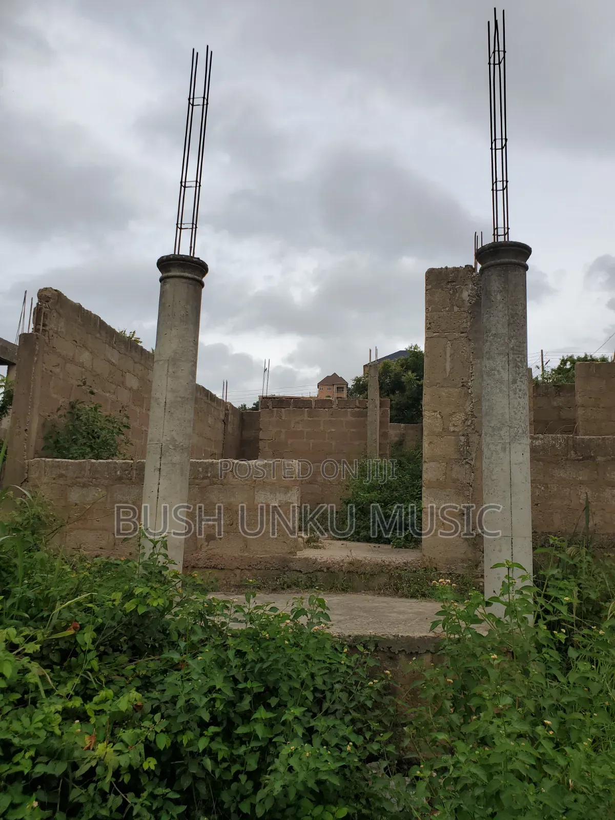 3 Bedrooms Uncomplicated Story Building at Gbawe