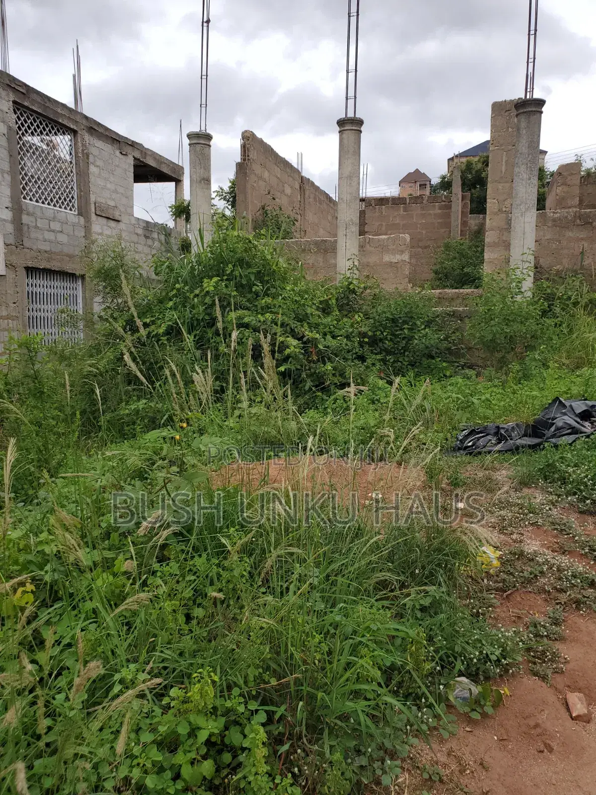 3 Bedrooms Uncomplicated Story Building at Gbawe