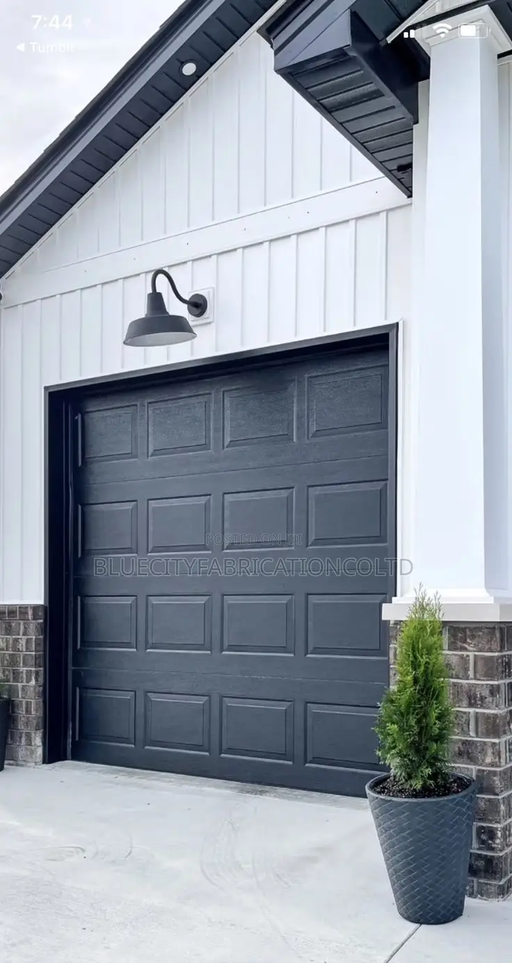 Canadian Automatic Garage Sectional