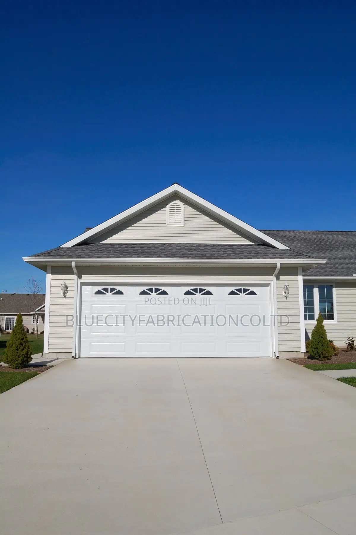 Automated Garage Doors in Different Colors and Sizes
