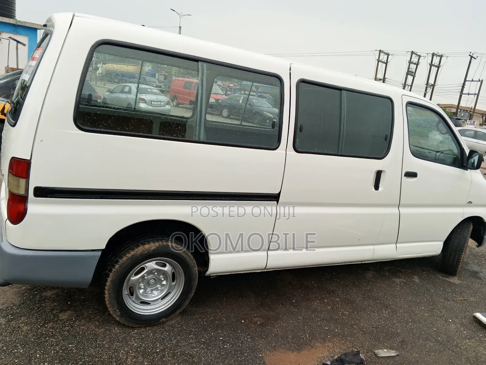 Toyota HiAce 2006 White
